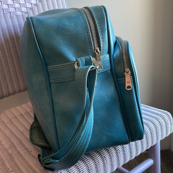 Vintage Teal Carry-On Luggage - Picture 5 of 10